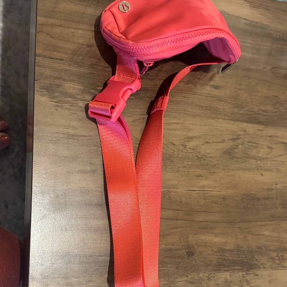 Lululemon Coral Belt Bag - Picture 4 of 4